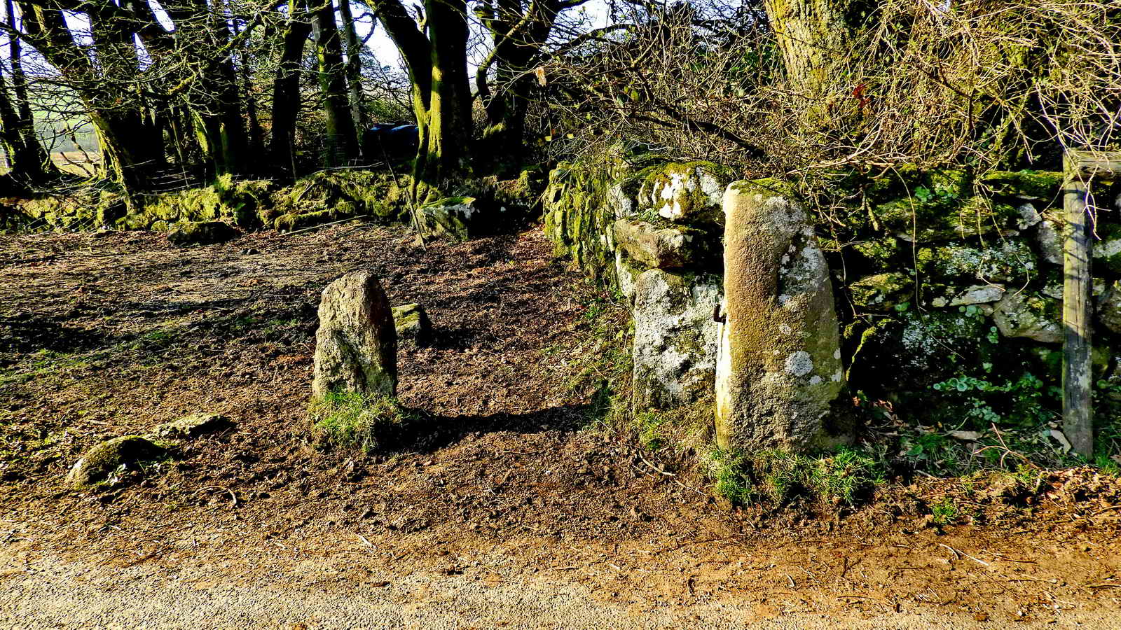 Swallerton Gate gate post ….. with an iron gate hanger still in place