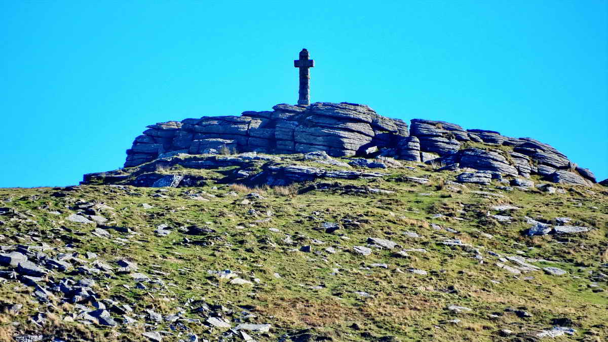 Zoomed view of Widgery Cross