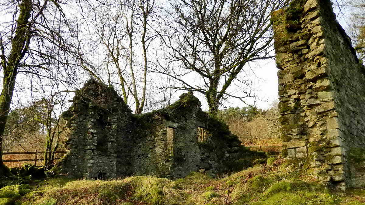 Note the “broad and narrow” stonework at the quoins (external angles of the walls)