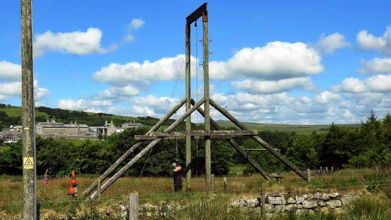 Large wooden structure nearby - used for Tug o’ War training