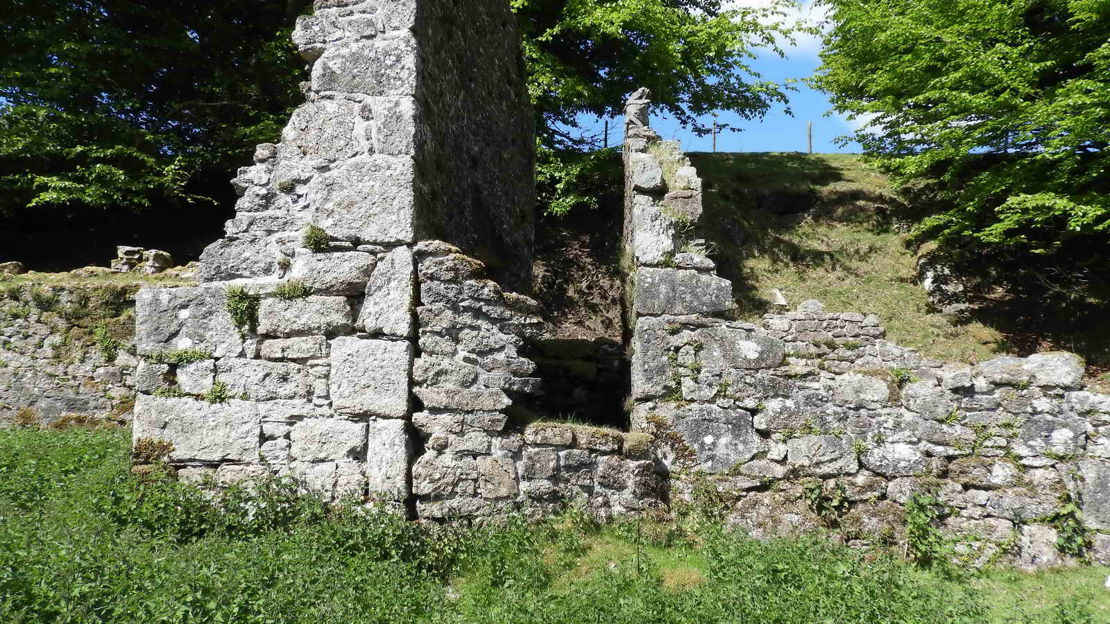 Presumed northern water wheel pit